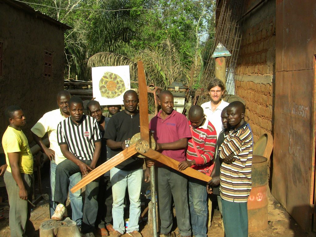Read more about the article Kamerun bekommt Schule mit grünem Strom